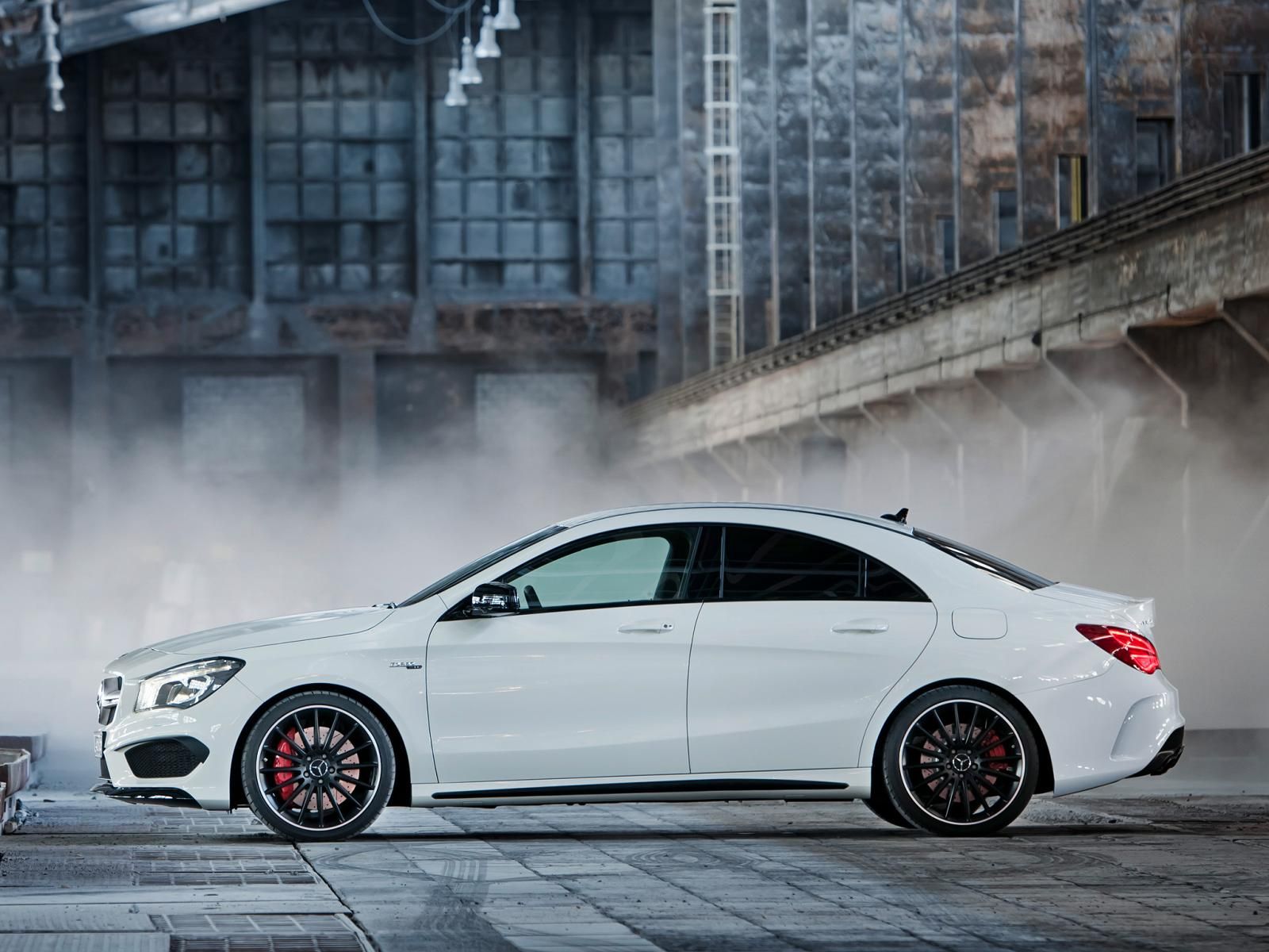 YEN MERCEDES CLA 45 AMG GALER