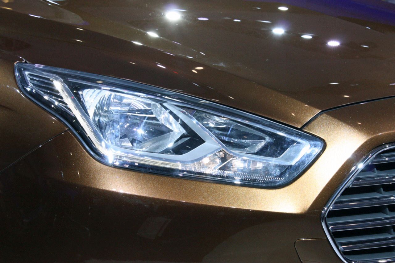 2014 FORD ESCORT PEKN FUARI RESM GALERS