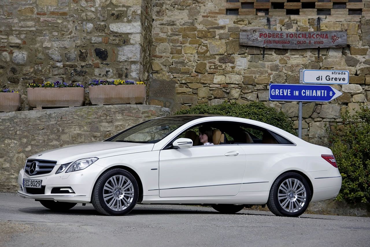 MERCEDES E COUPE (2010) GALER