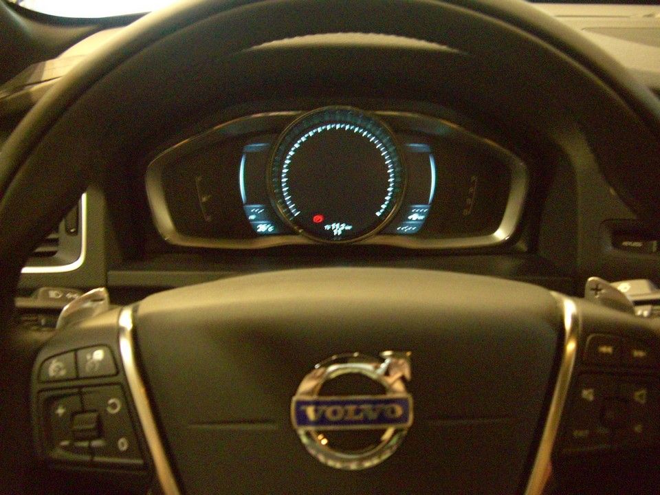 YEN MAKYAJLI 2014 VOLVO S60 SATITA RESM GALERS