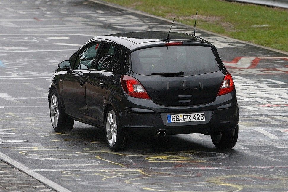 YEN� MAKYAJLI OPEL CORSA RES�M GALER�