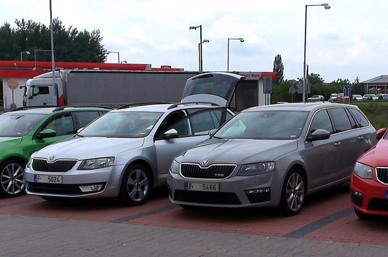SKODA OCTAVA RS VE OCTAVA COMB RS YOLLARDA GALER 