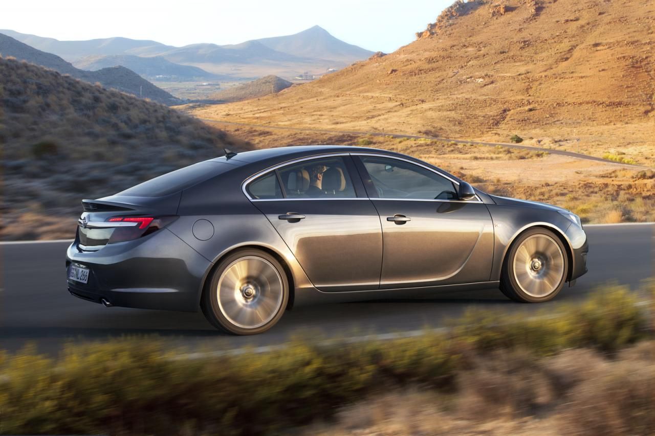 YEN MAKYAJLI OPEL NSGNA RESM GALER