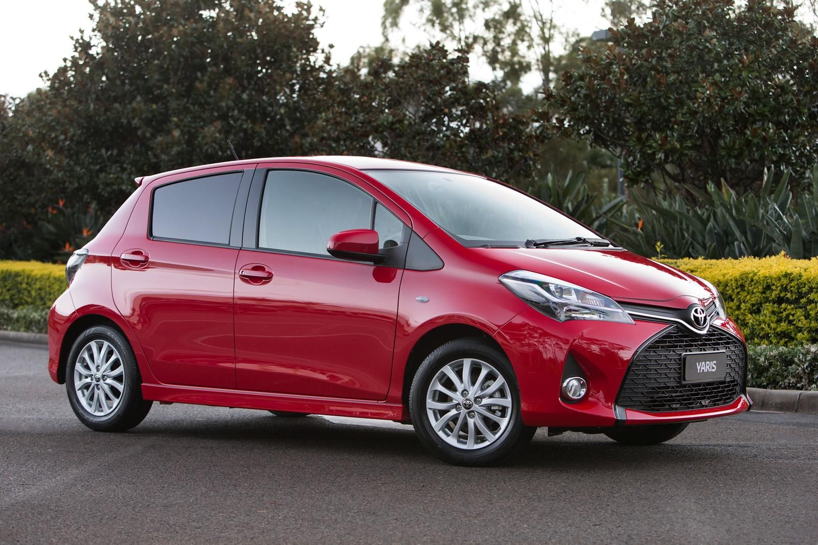 YEN MAKYAJLI TOYOTA YARS 2014 LK RESM GALERS