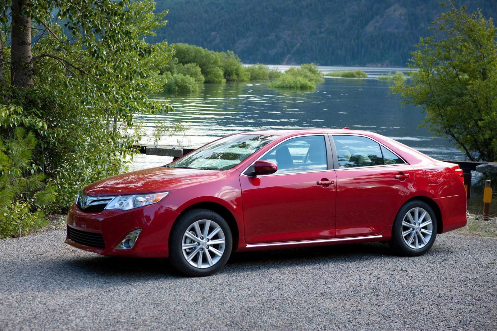 TOYOTA CAMRY (2012) GALER