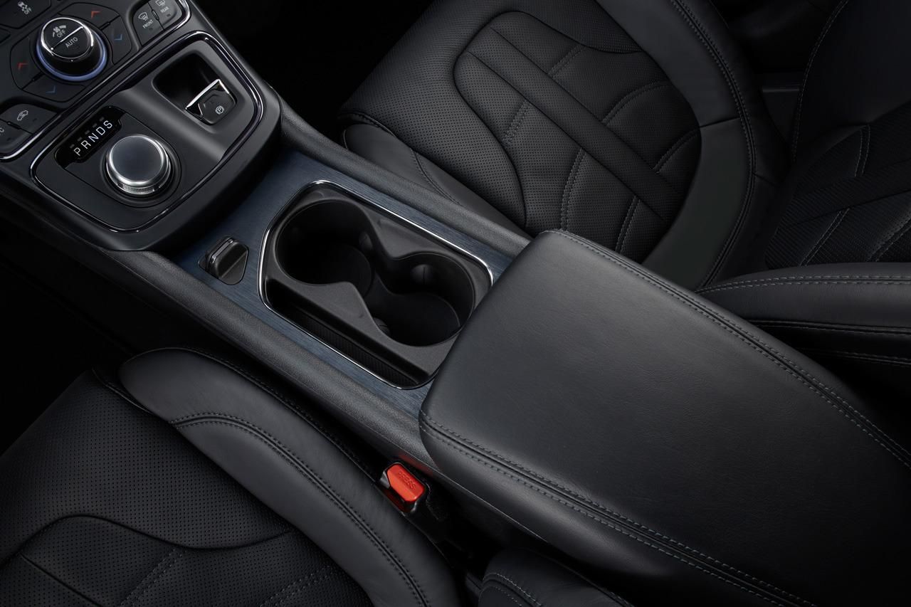 YEN 2015 CHRYSLER 200 AYRINTILI RESM GALERS