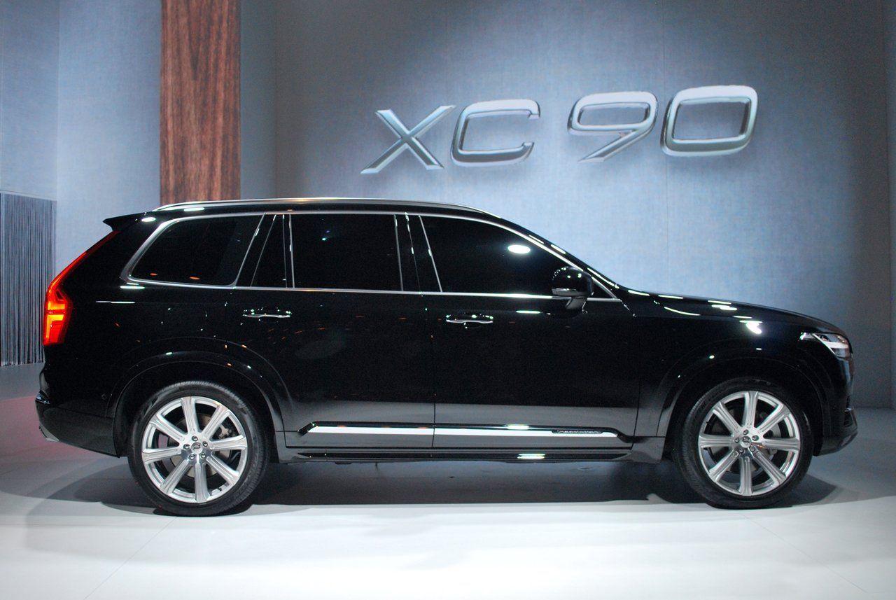 YEN 2015 VOLVO XC90'IN CANLI RESM GALERS