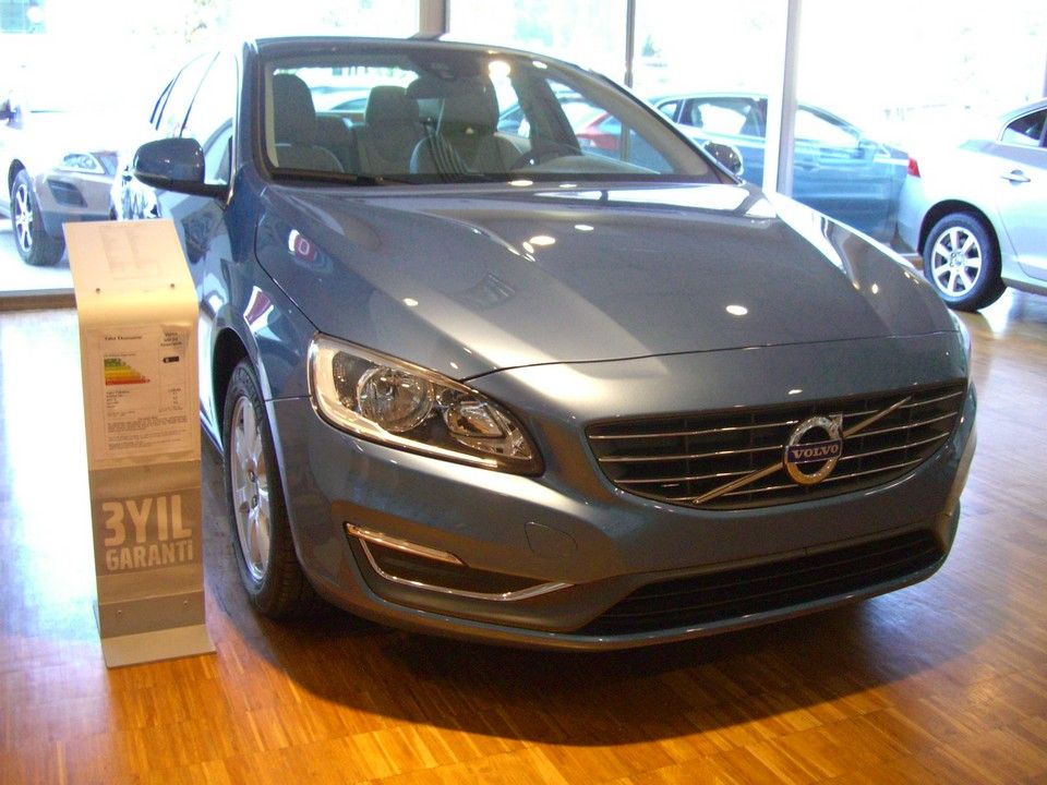 YEN MAKYAJLI 2014 VOLVO S60 SATITA RESM GALERS