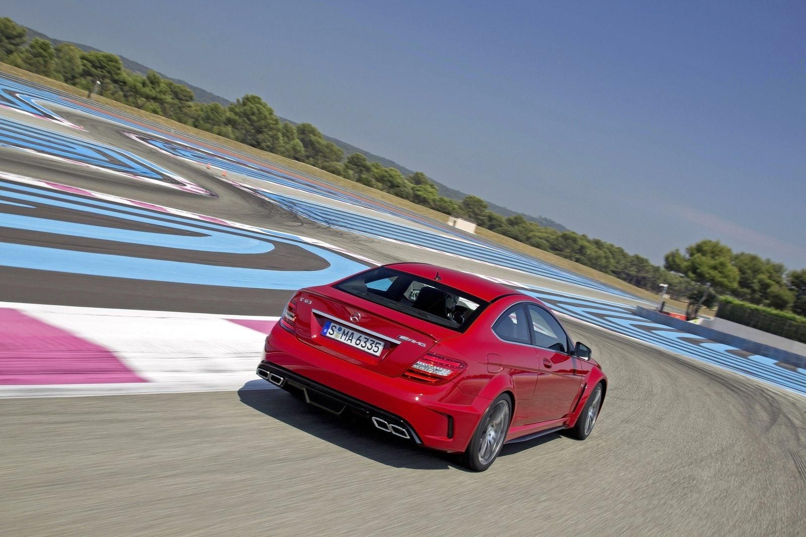 MERCEDES C63 AMG BLACK GALER