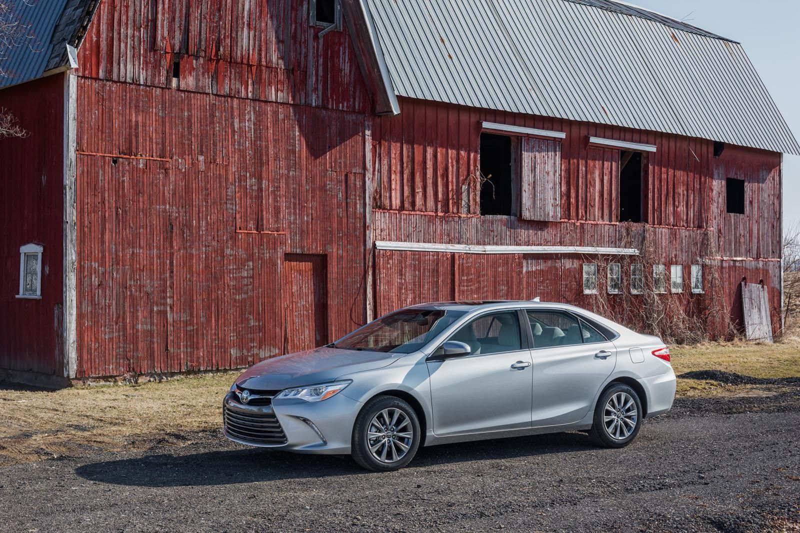 YEN 2015 TOYOTA CAMRY AMERKAN VERSYON RESM GALERS