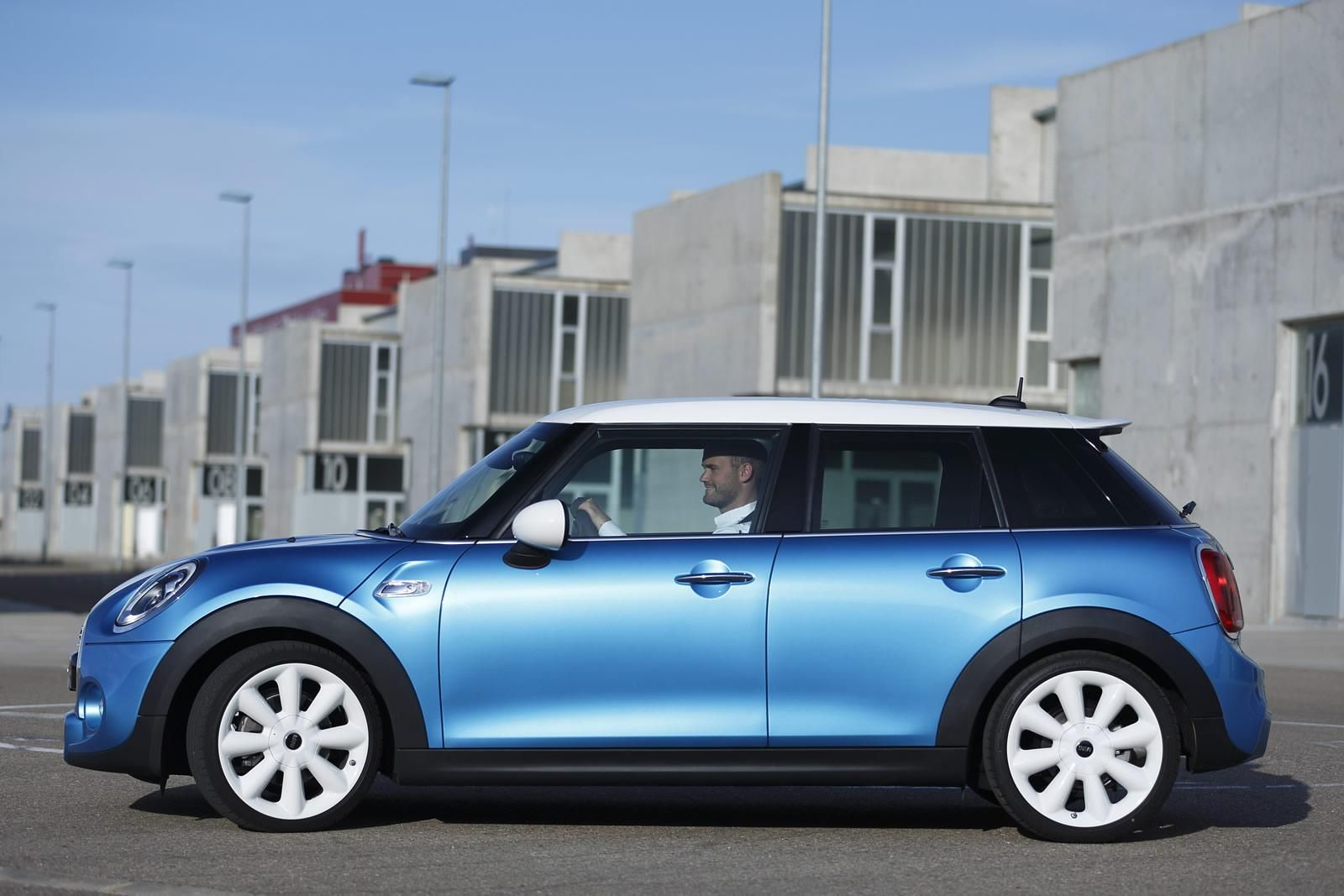 YEN BE KAPILI MN COOPER S DETAYLI RESM GALERS