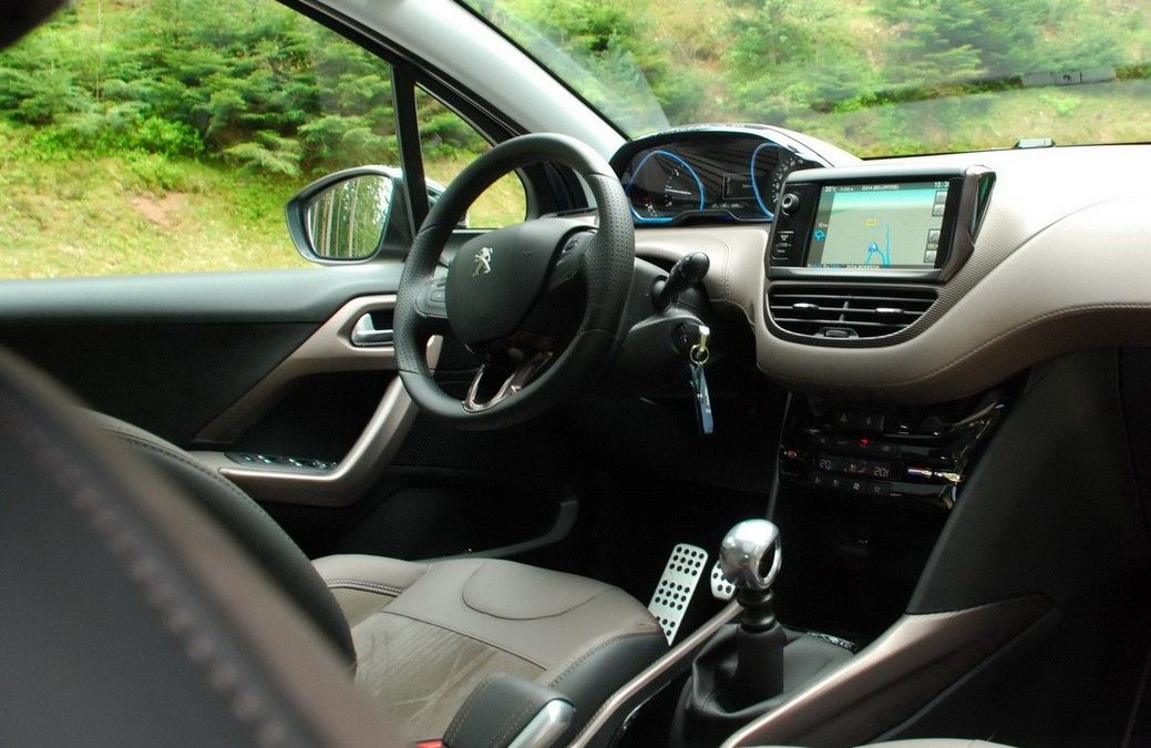 YEN PEUGEOT 2008 AVRUPA'DA YOLLARDA RESM GALERS