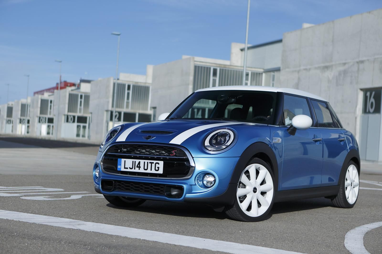 YEN BE KAPILI MN COOPER S DETAYLI RESM GALERS