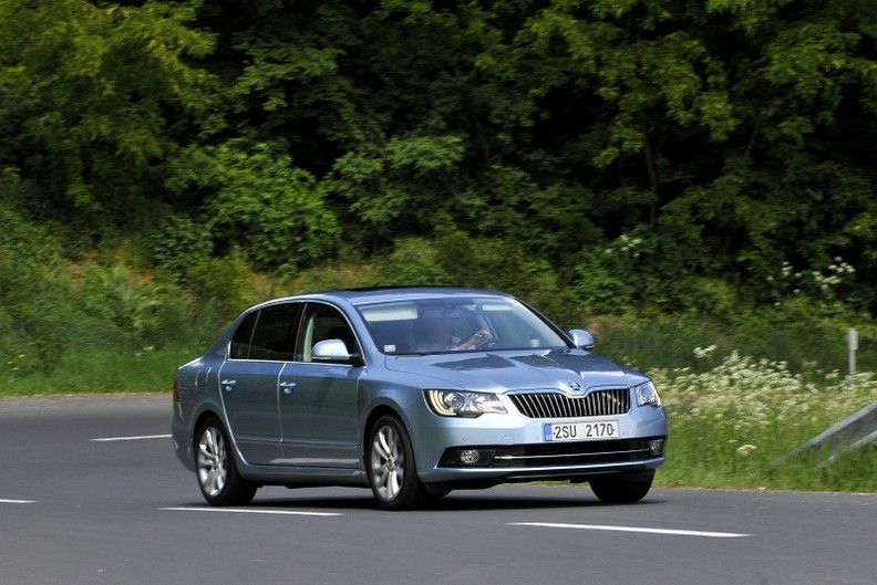 YEN� SKODA SUPERB 1.8 TSI 4X4 GALER�