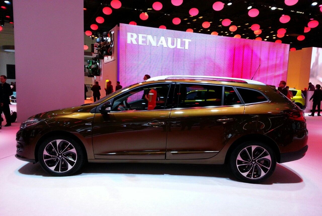YEN MAKYAJLI RENAULT MEGANE FRANKFURT LANSMAN RESM GALERS