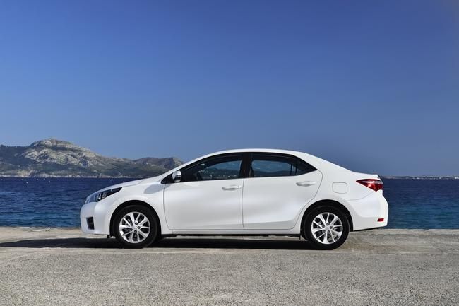 YEN TOYOTA COROLLA AYRINTILI RESM GALERS