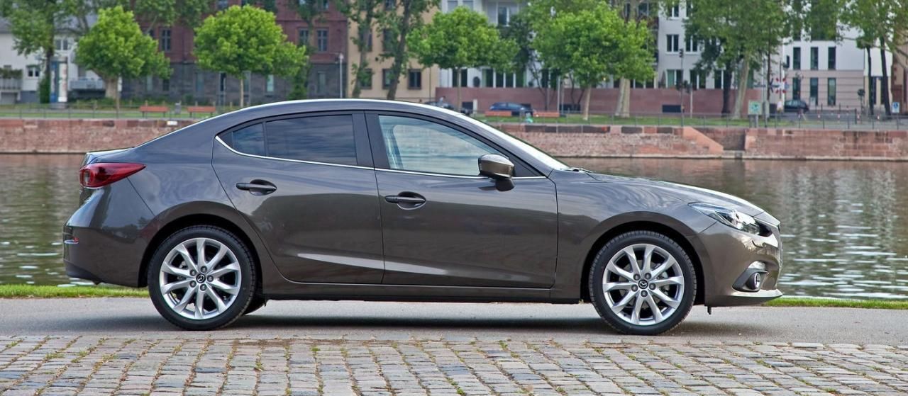YEN MAZDA 3 SEDAN AYRINTILI RESM GALER