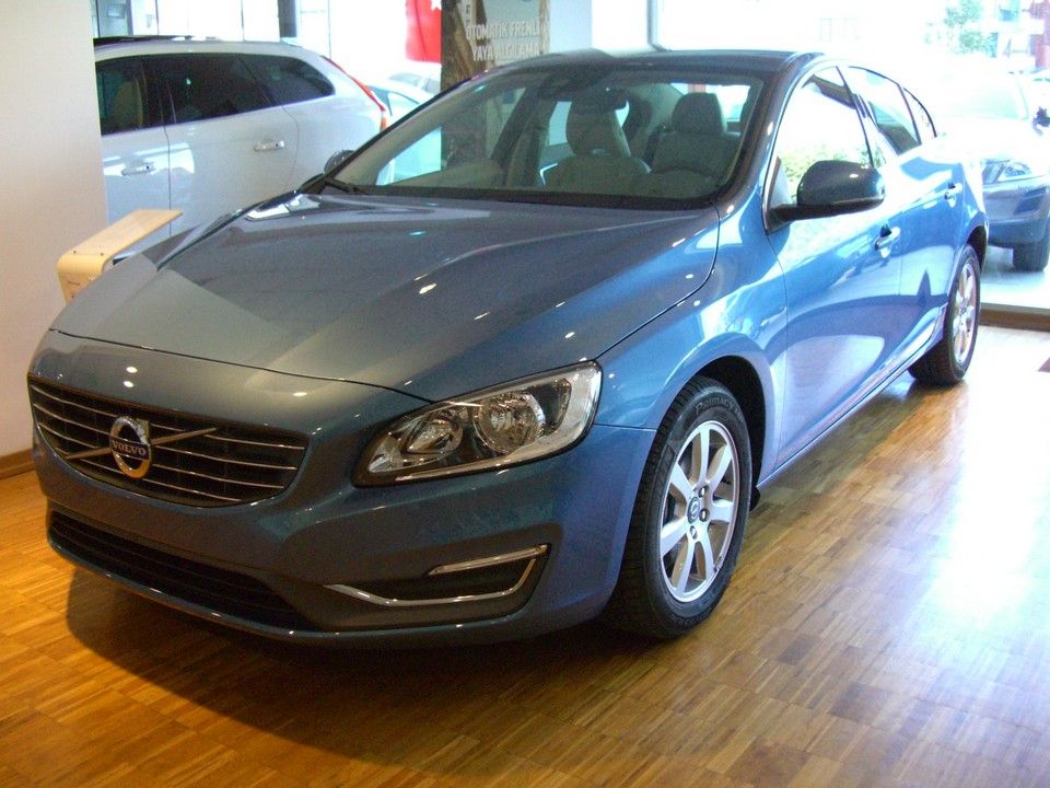 YEN MAKYAJLI 2014 VOLVO S60 SATITA RESM GALERS