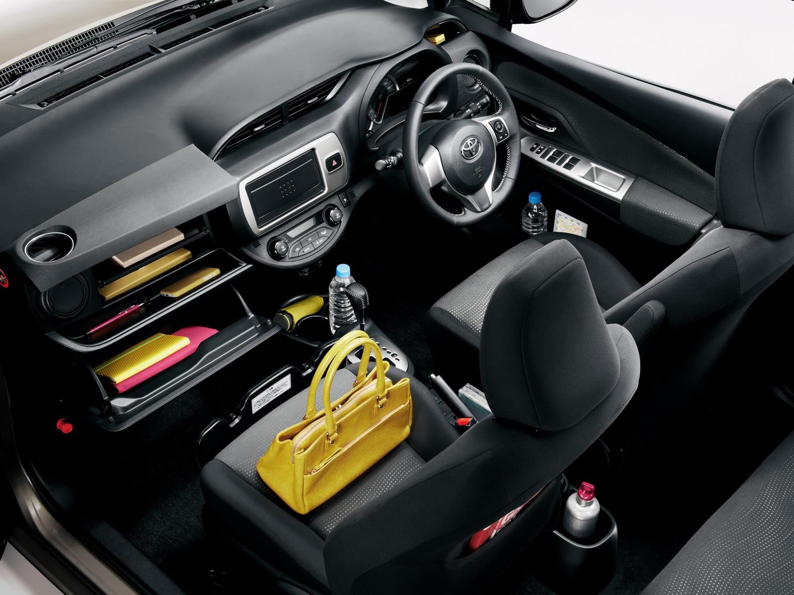 YEN MAKYAJLI TOYOTA YARS 2014 LK RESM GALERS