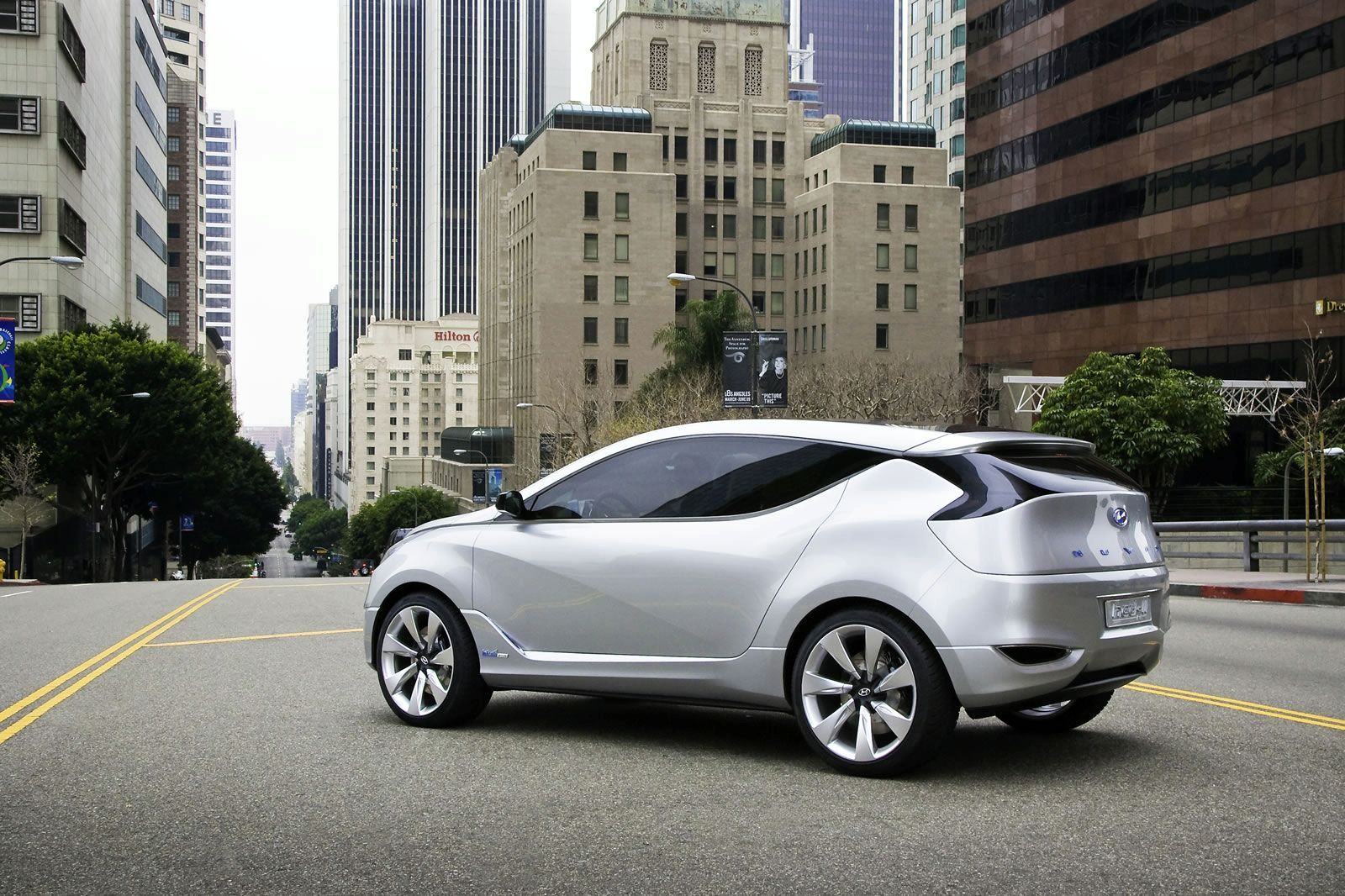 HYUNDA NUVS CONCEPT GALER