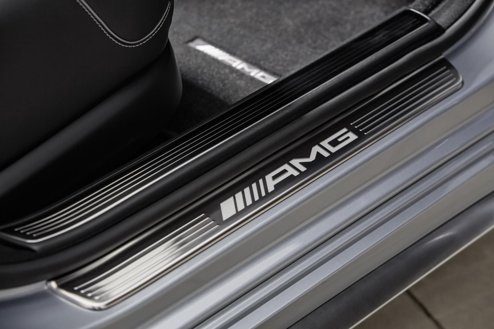 YEN MERCEDES S63 AMG RESM FOTORAF GALERS