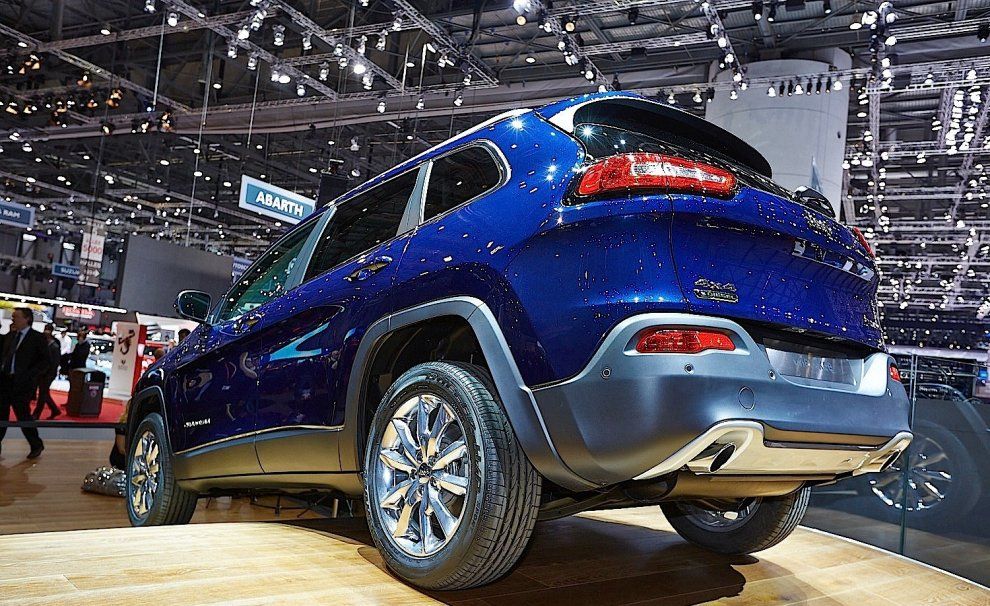 YEN 2014 JEEP CHEROKEE CENEVRE LANSMAN RESM GALERS