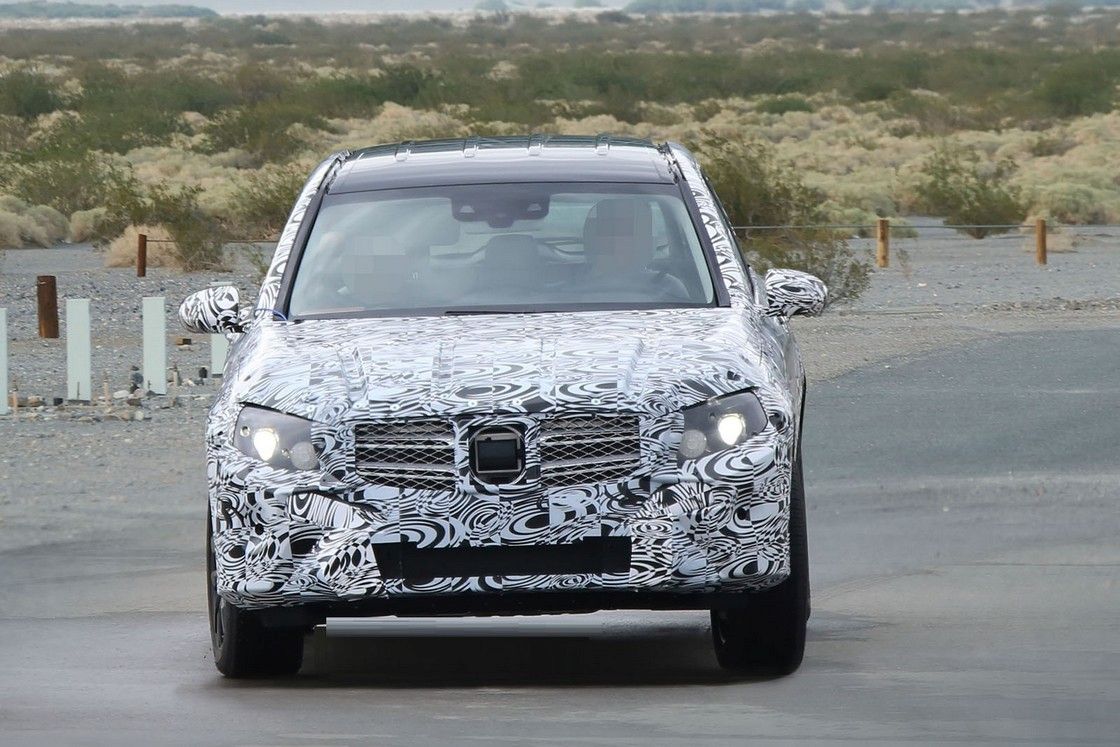YEN NESL MERCEDES GLK (2015) RESM GALERS