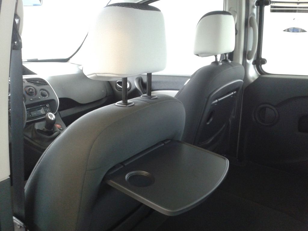 YEN MAKYAJLI RENAULT KANGOO SATITA RESM GALERS