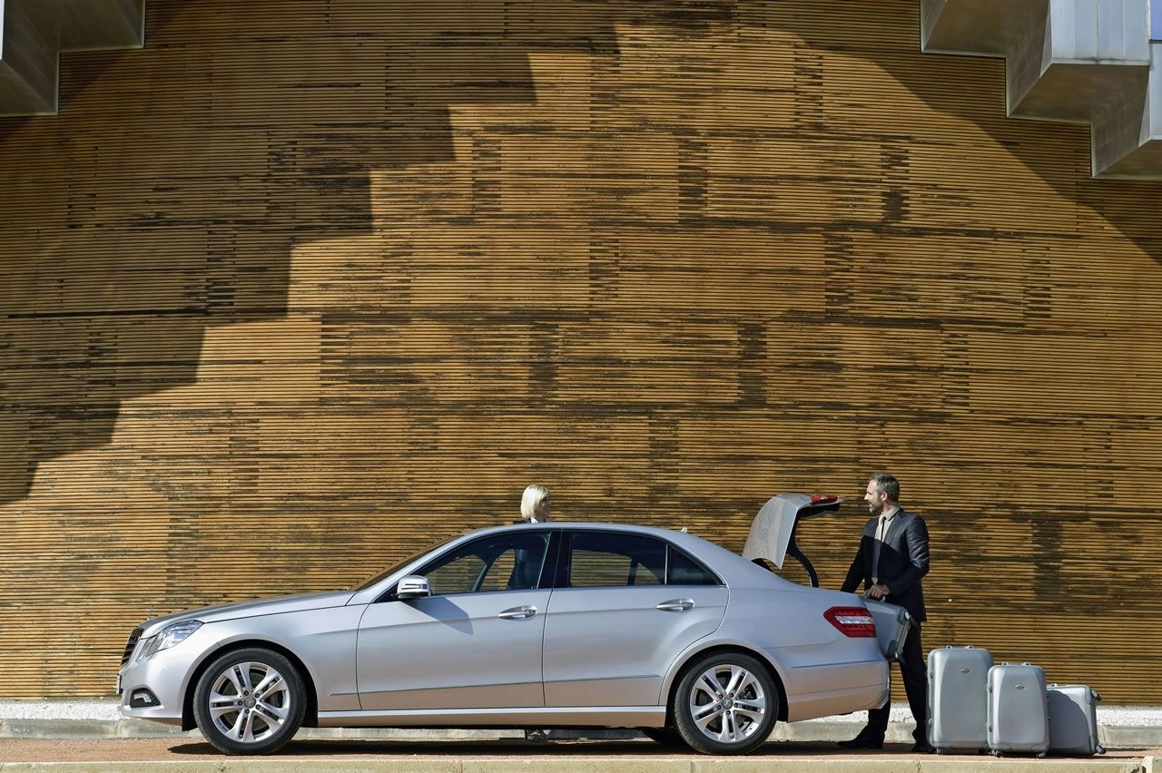 MERCEDES E SEDAN (2010)