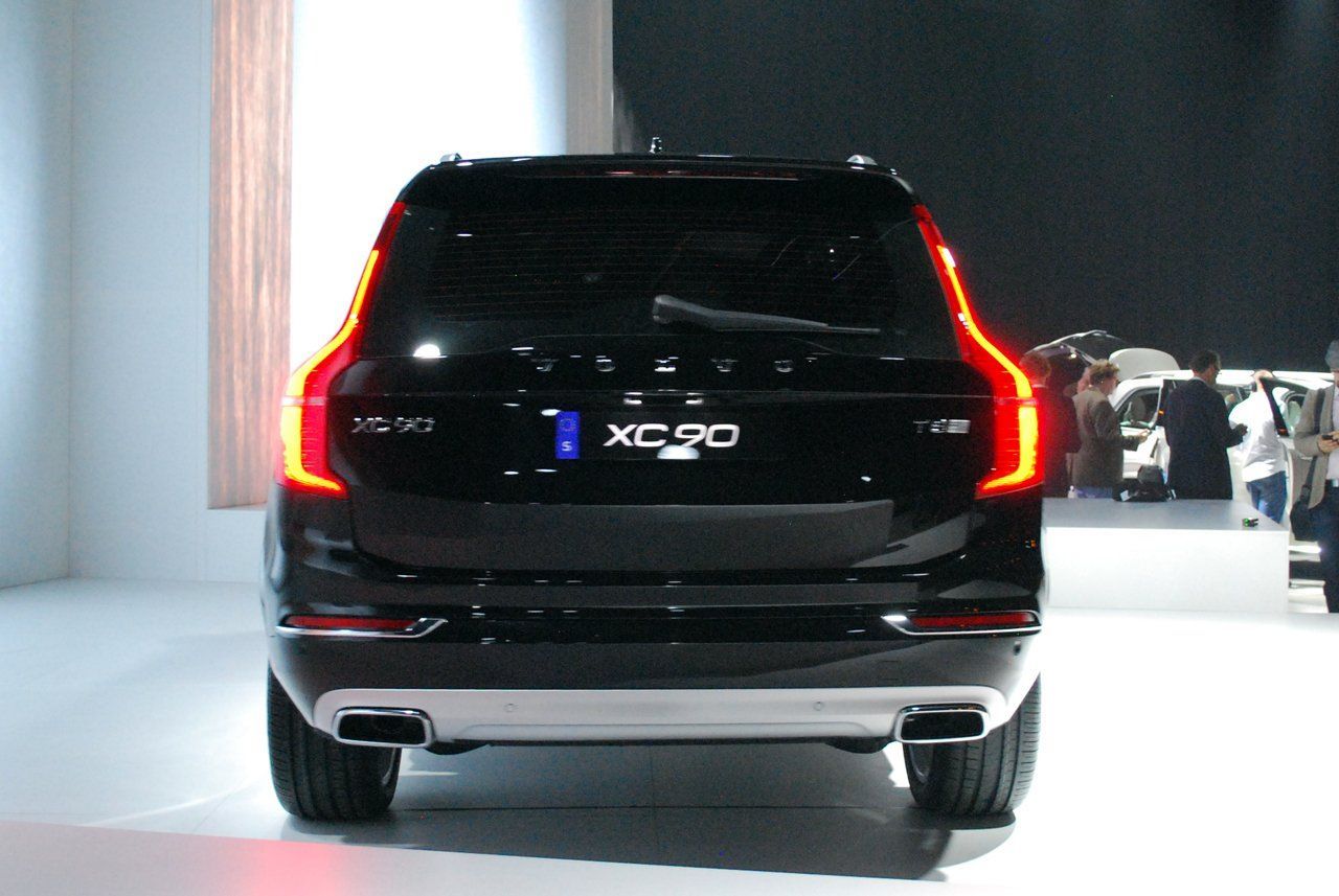 YEN 2015 VOLVO XC90'IN CANLI RESM GALERS