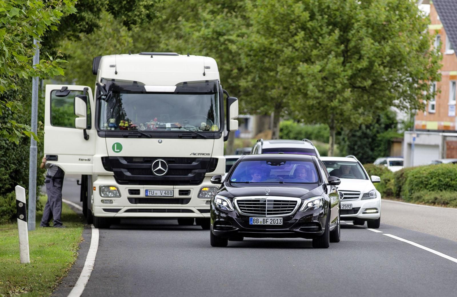 YEN MERCEDES S500 NTELLGENT DRVE OTONOM SR RESM GALERS