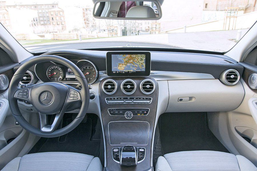 YEN MERCEDES C SERS AVRUPA YOLLARINDA RESM GALERS