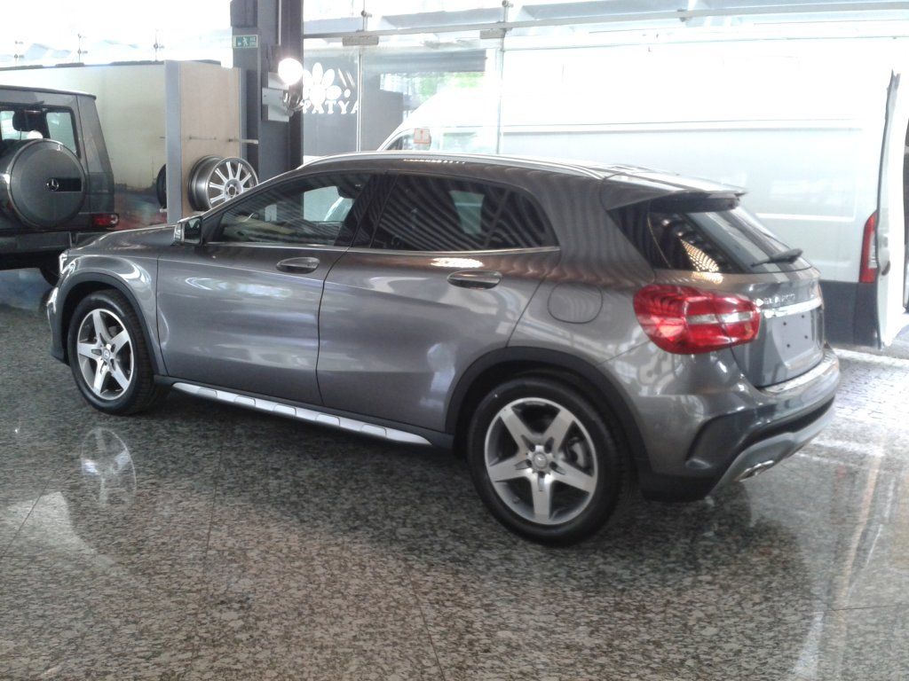YEN MERCEDES GLA SATITA RESM GALERS
