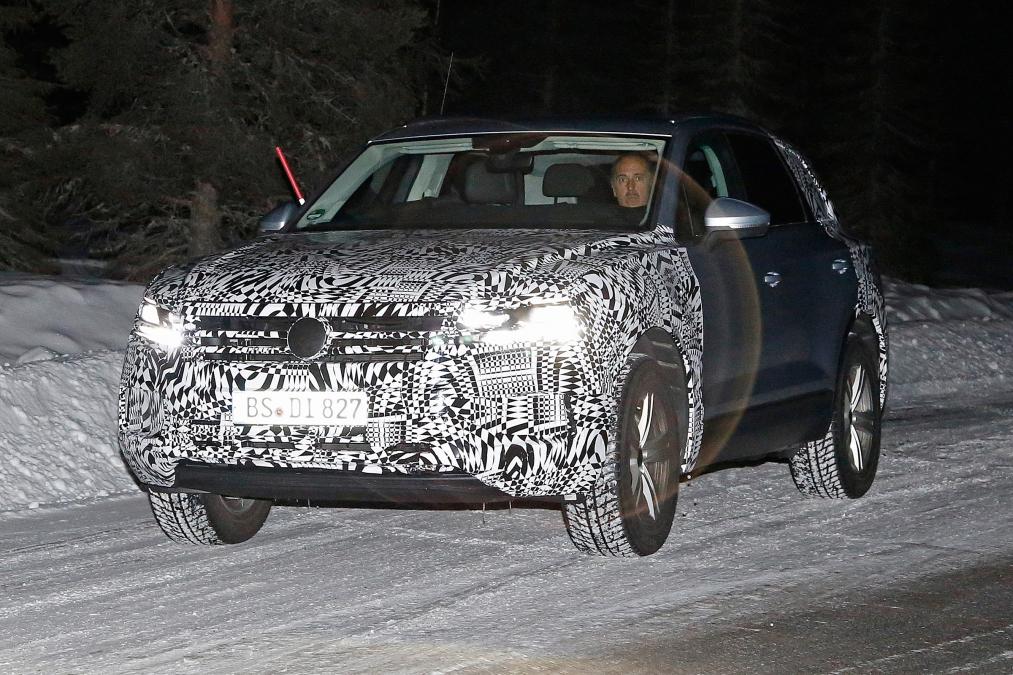 2018 VW Touareg resimleri