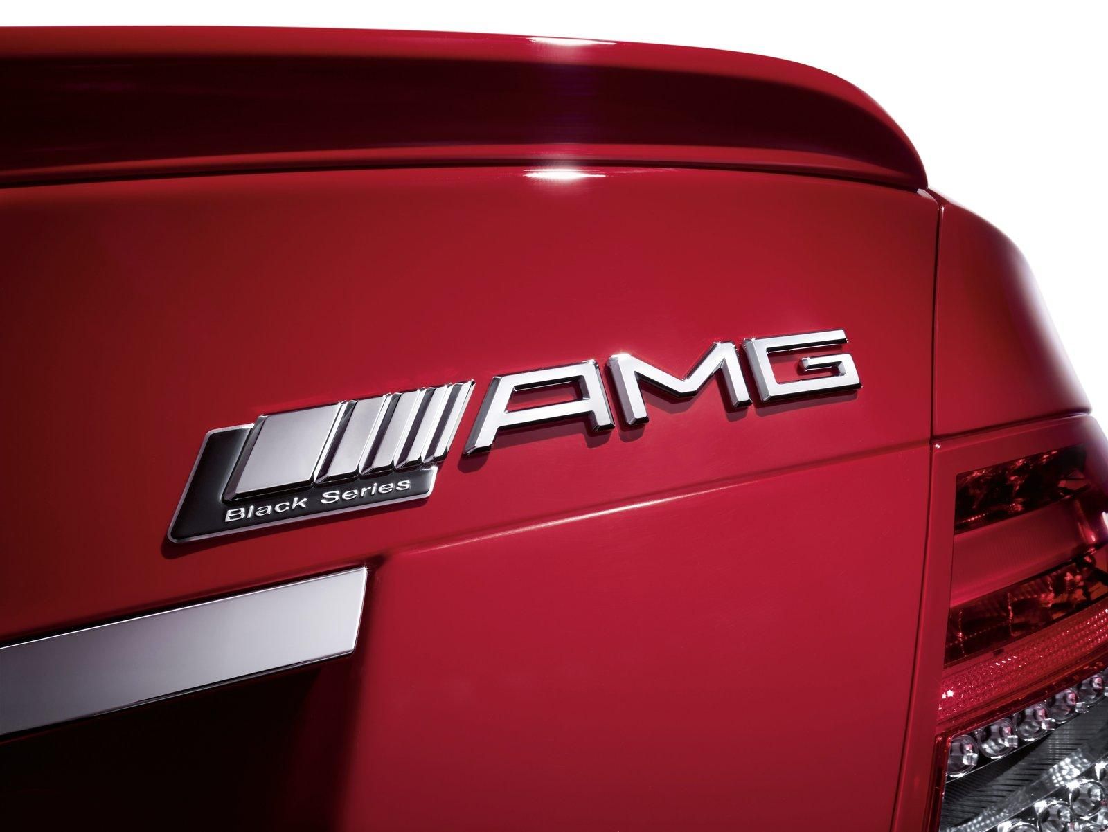 MERCEDES C63 AMG BLACK GALER