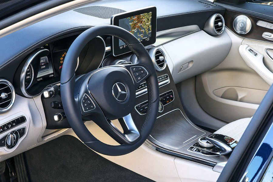 YEN MERCEDES C SERS AVRUPA YOLLARINDA RESM GALERS