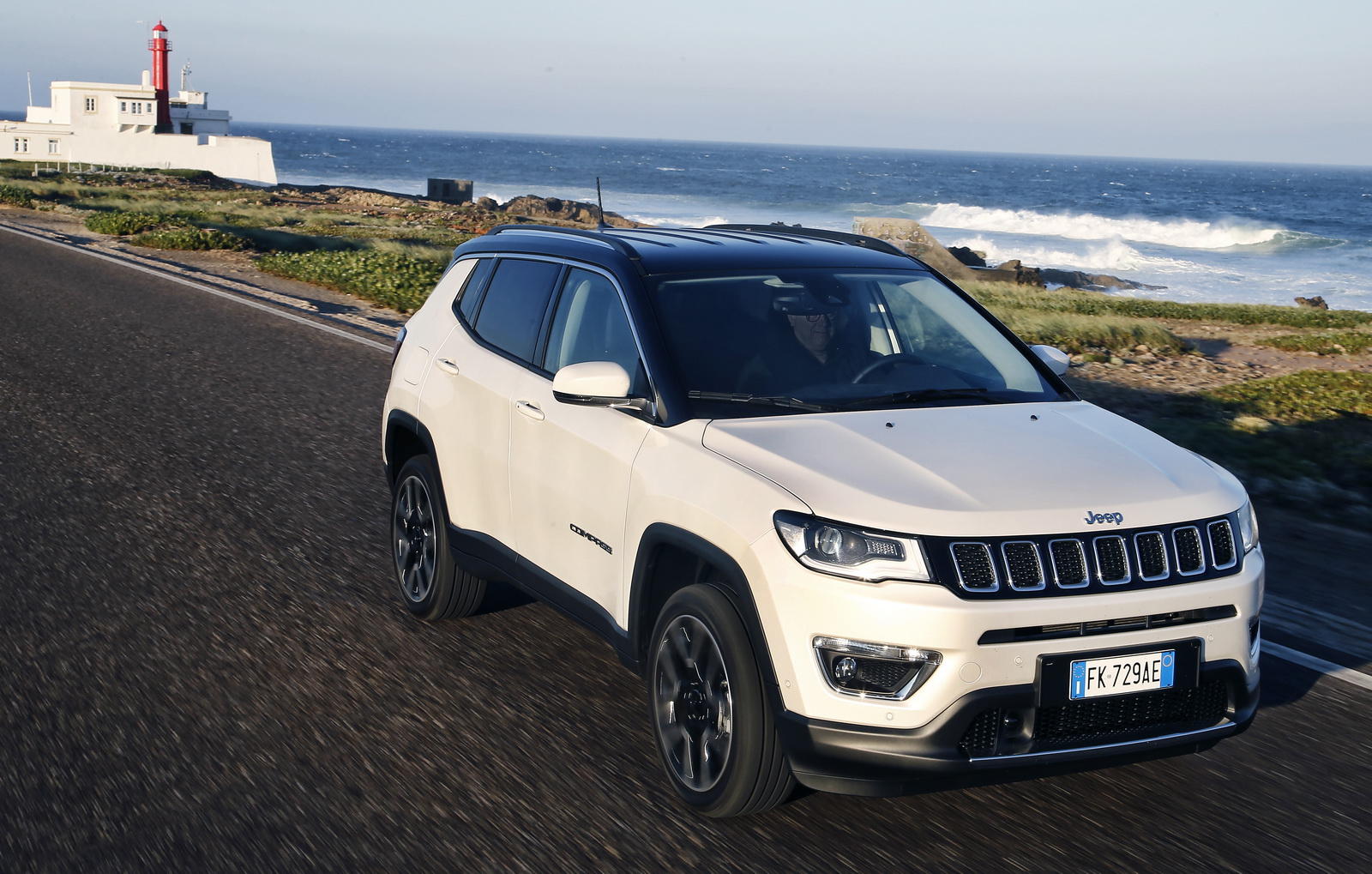 Yeni Jeep Compass resim galerisi