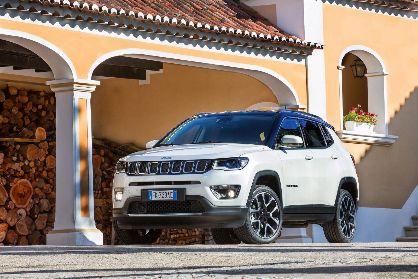 Yeni Jeep Compass resim galerisi