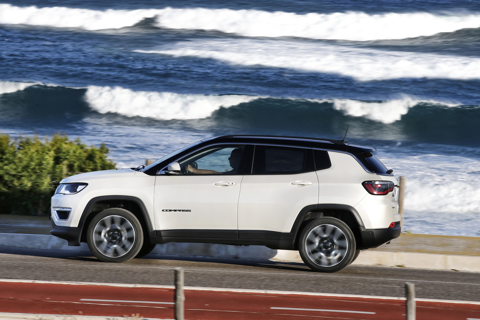Yeni Jeep Compass resim galerisi