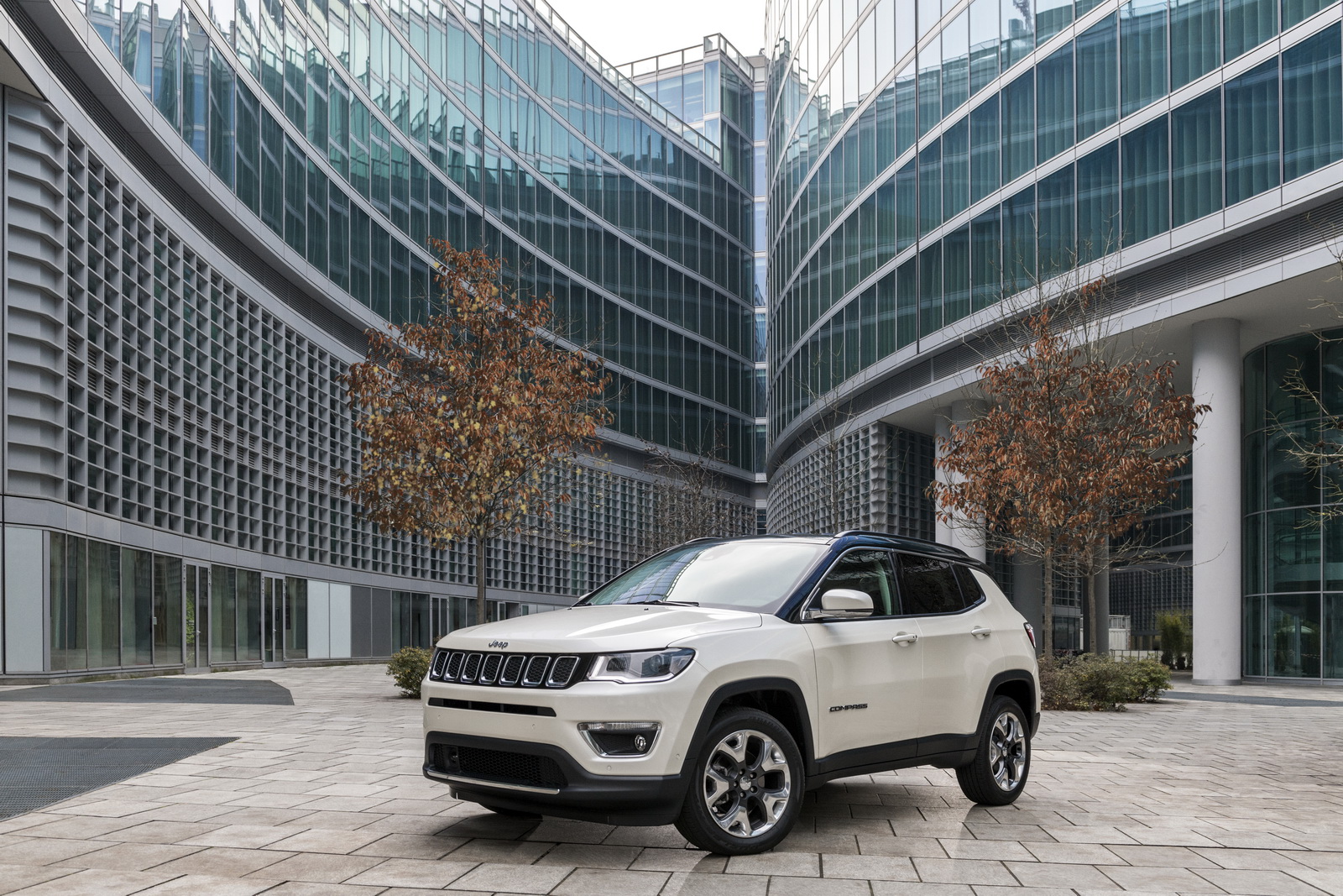 Yeni Jeep Compass resim galerisi