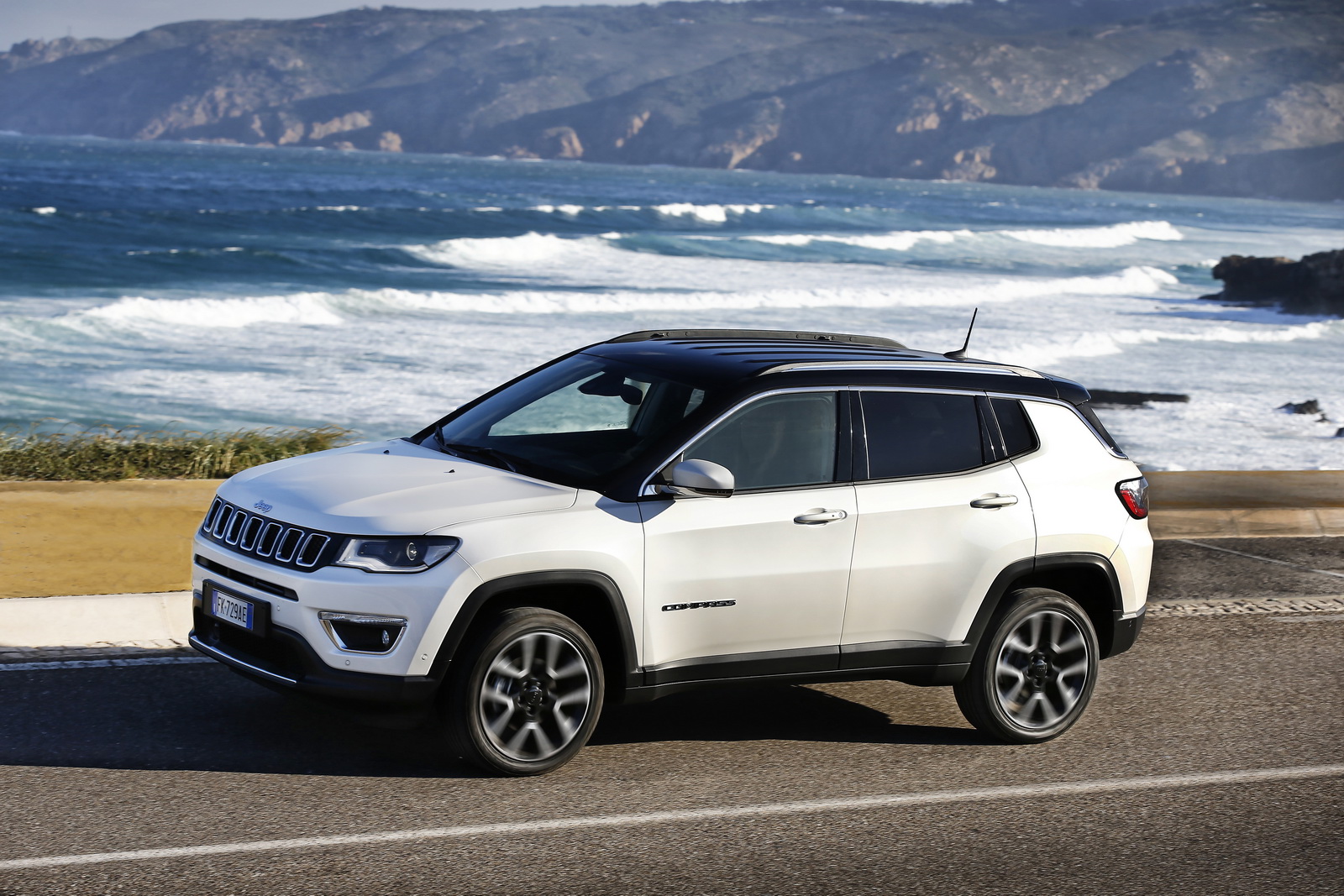 Yeni Jeep Compass resim galerisi