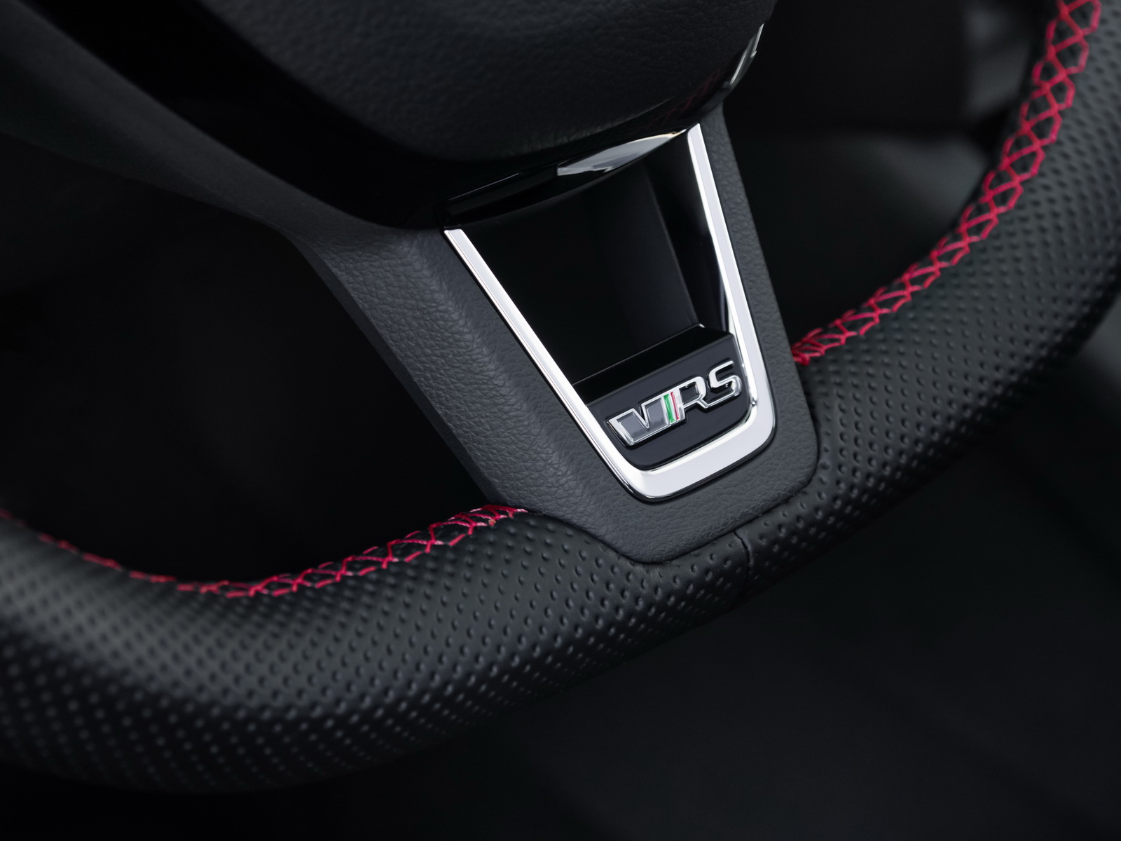 Skoda Octavia RS 245 resim galerisi