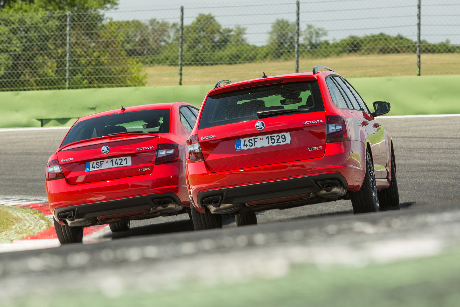 Skoda Octavia RS 245 resim galerisi