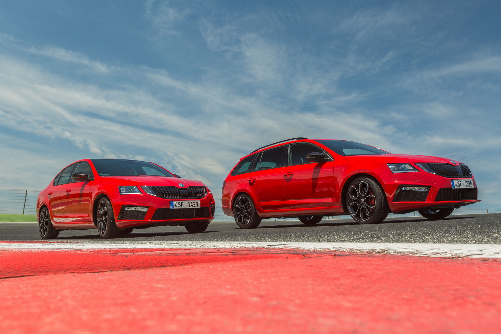 Skoda Octavia RS 245 resim galerisi