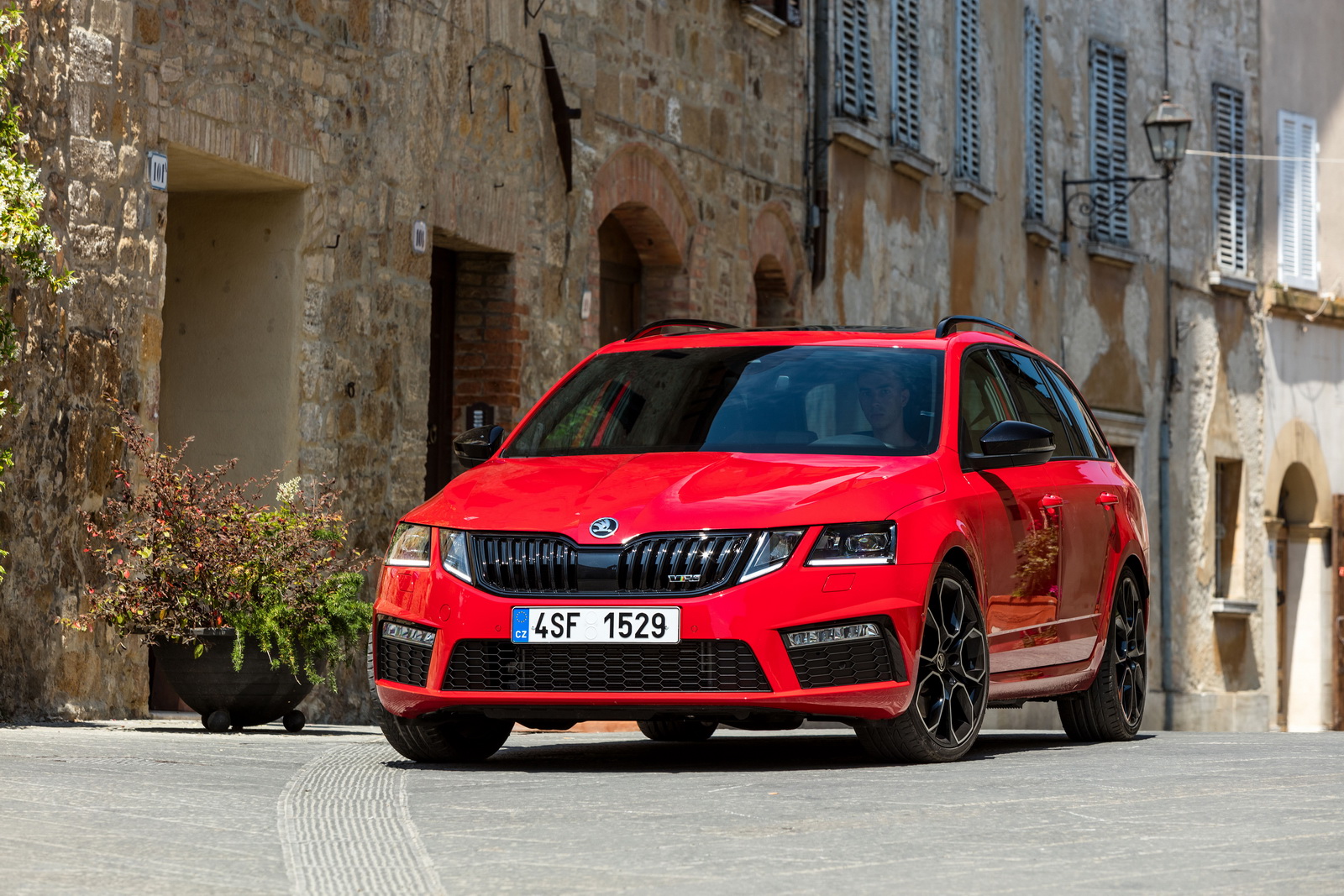 Skoda Octavia RS 245 resim galerisi