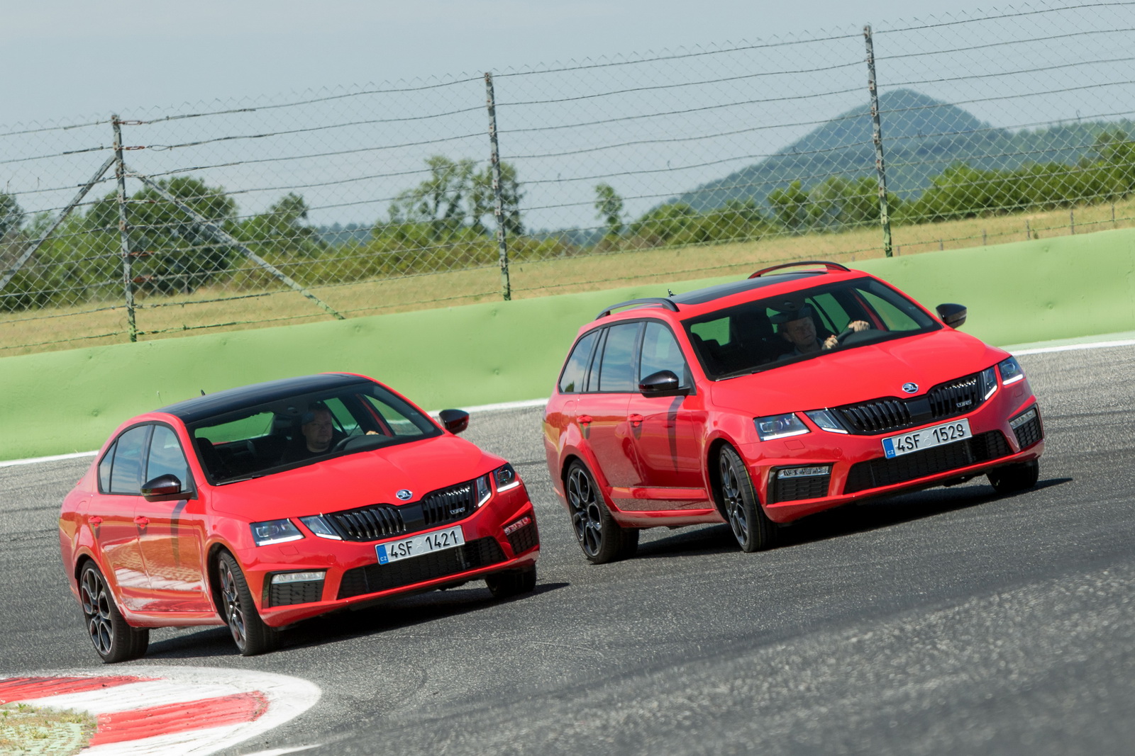 Skoda Octavia RS 245 resim galerisi