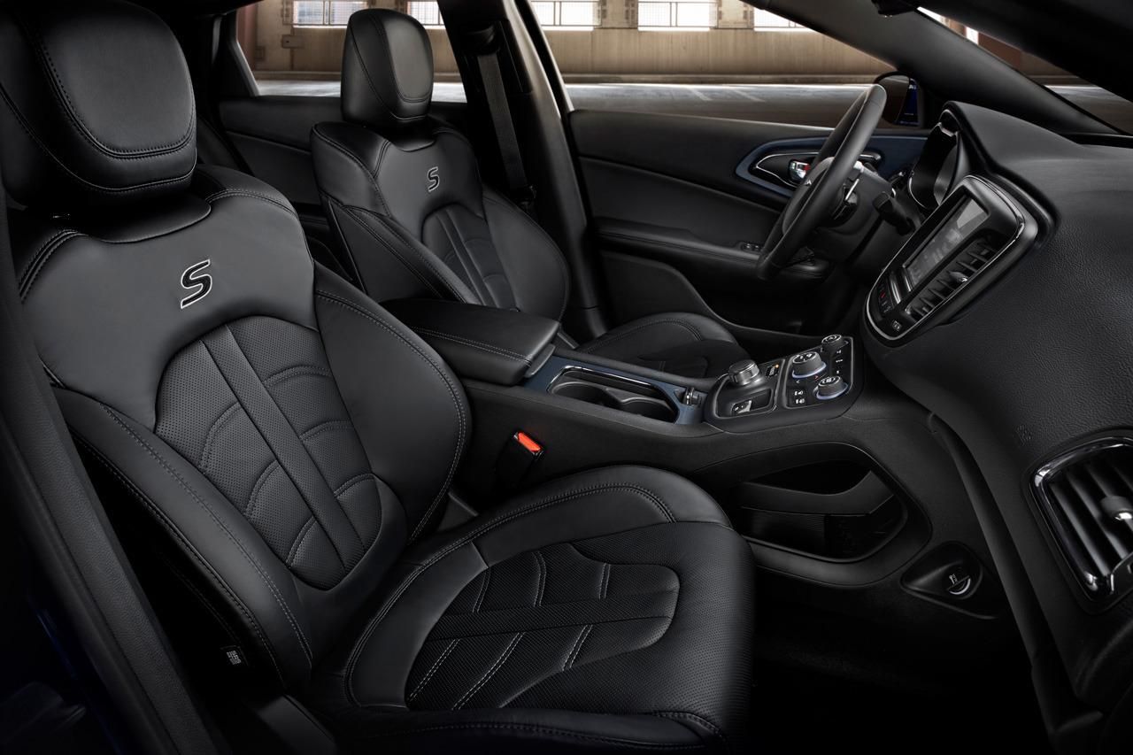 YEN 2015 CHRYSLER 200 AYRINTILI RESM GALERS