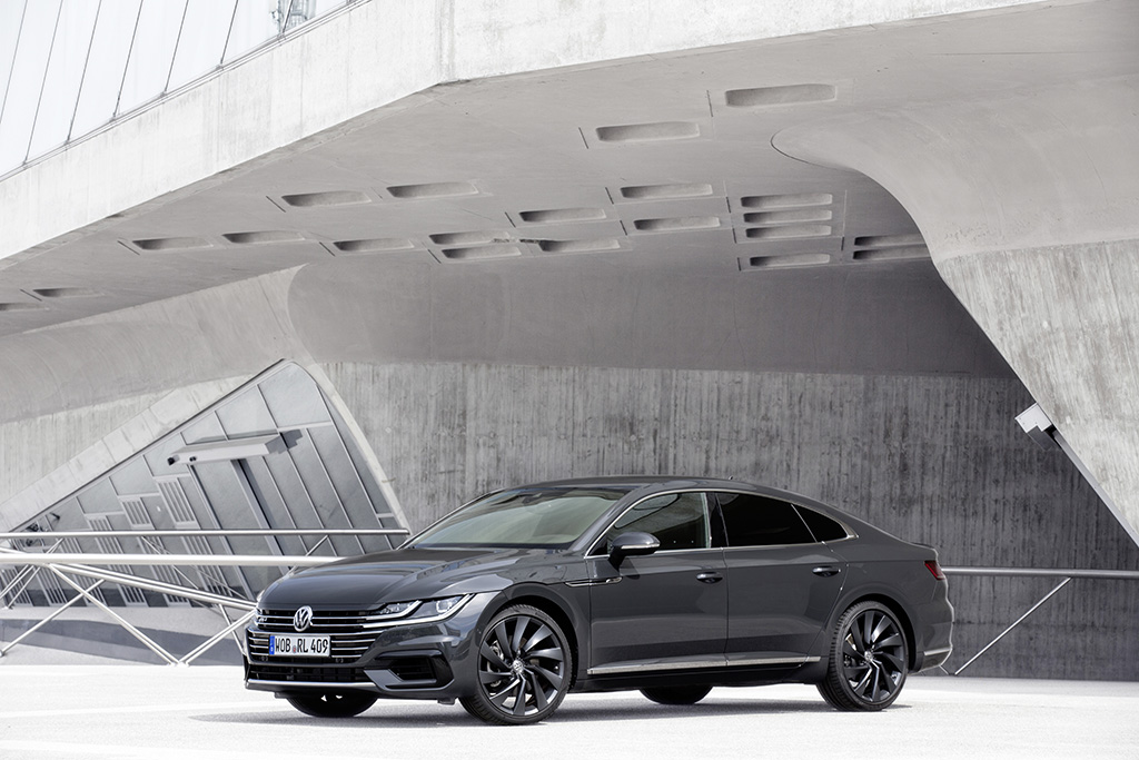 VW Arteon R-Line resim galerisi