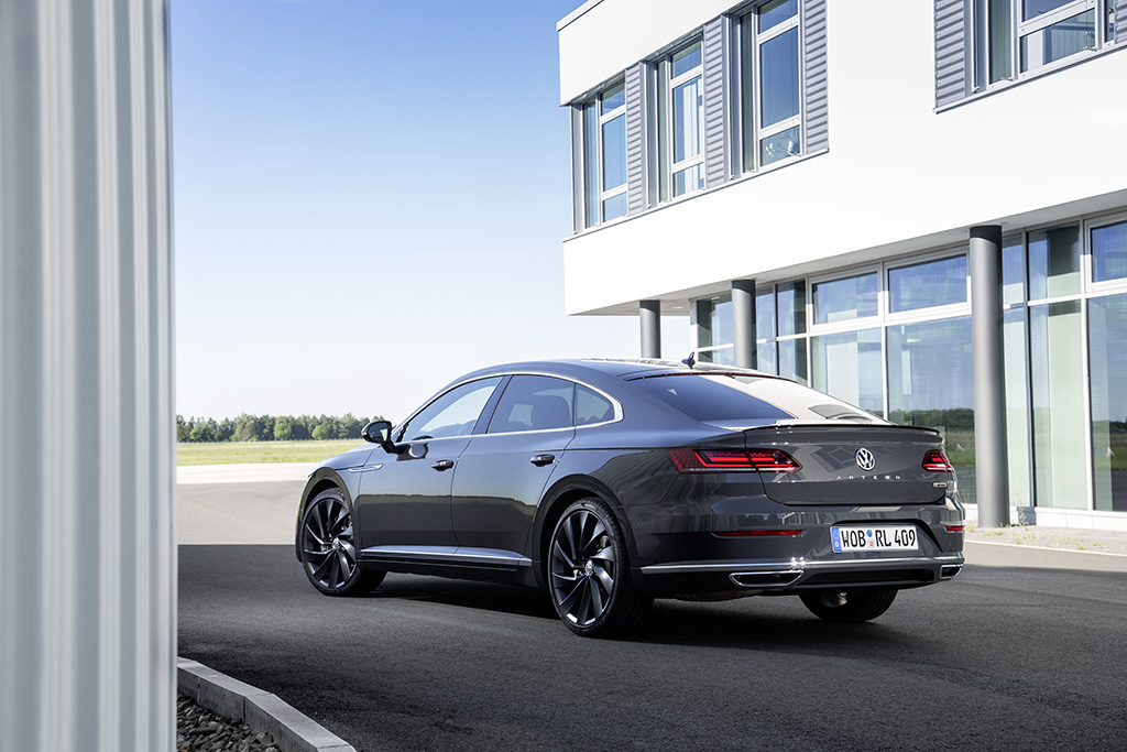 VW Arteon R-Line resim galerisi
