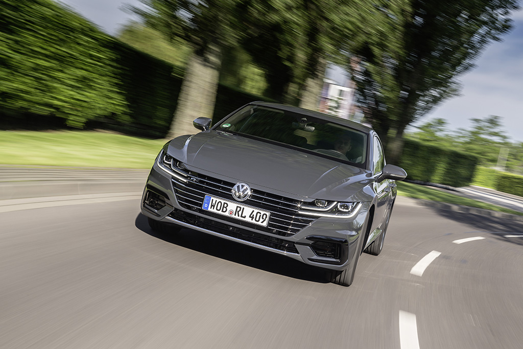 VW Arteon R-Line resim galerisi